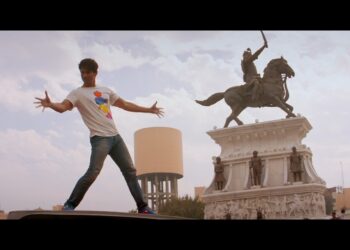 Sushant Singh Rajput does the King Khan step in Sadda Move
