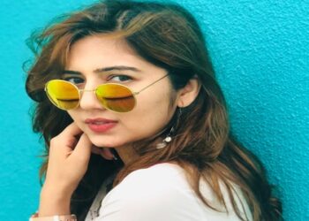 Akanksha Bhandari delivers her first original composition with ‘Pehli Baarish’