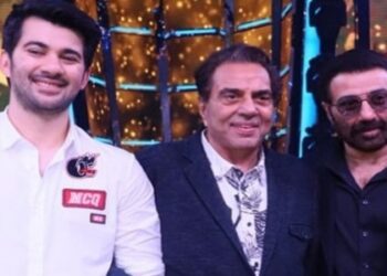 Three generations of Deols together for APNE 2