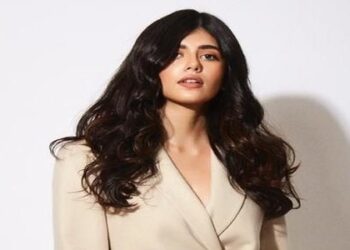 Sanjana Sanghi gives us perfect winter fashion goals in her latest stylish pictures!