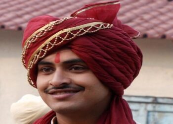 Mahesh Manjrekar directs son Satya Manjrekar in 1962: The War in the Hills