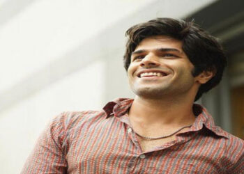 Mrinal Dutt plays a gay character in “His Storyy”