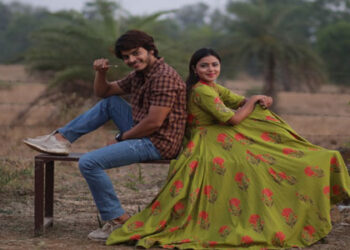 Monalisa Bagal and Abhijit Amkar in music video “Man Unad Unad”