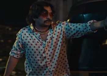 Paritosh Tripathi is being praised for his role in web series Mukesh Jasoos