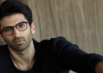 Aditya Roy Kapur shares intriguing pictures