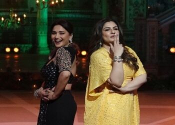 I would like to work with Raveena Tandon in a movie once in my life: Madhuri Dixit