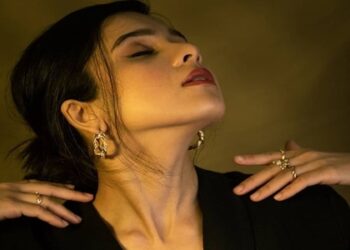 Rashmi Agdekar takes us back to the memory lane of completing 5 years in the Bollywood