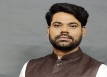 Aggar Tum Na Hote title reminds the song that dedicated to college love: Dev Singh