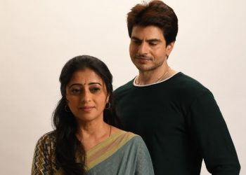 Aashao Ka Savera..Dheere Dheere Se