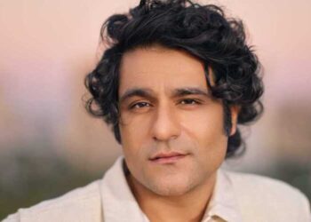 Sunny Hinduja to play an exorcist in his South Indian film Debut